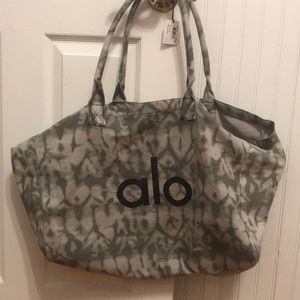Alo yoga bag